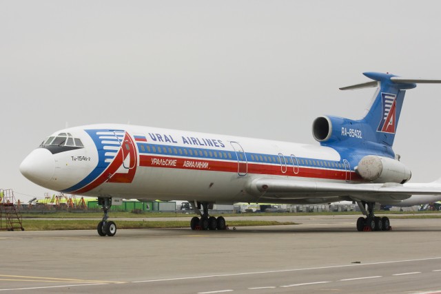 Ural_airlines_Tu-154